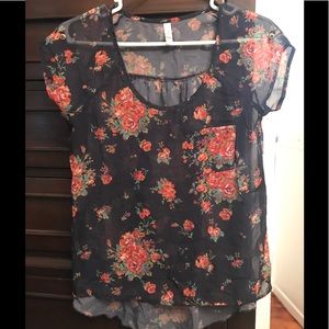 Xhiliration floral top